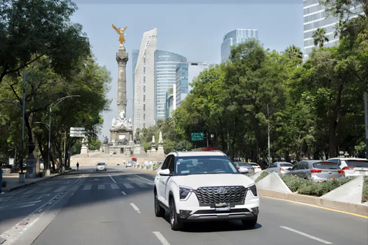 Flota Mobilux Hyundai Creta Renta con chofer en CDMX